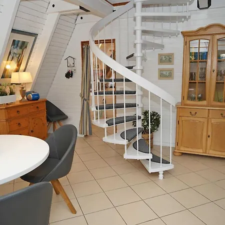 Holiday home Zeltdachhaus _ Grosses Grundstueck *